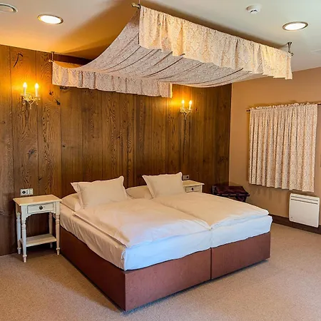 Park Hotel *